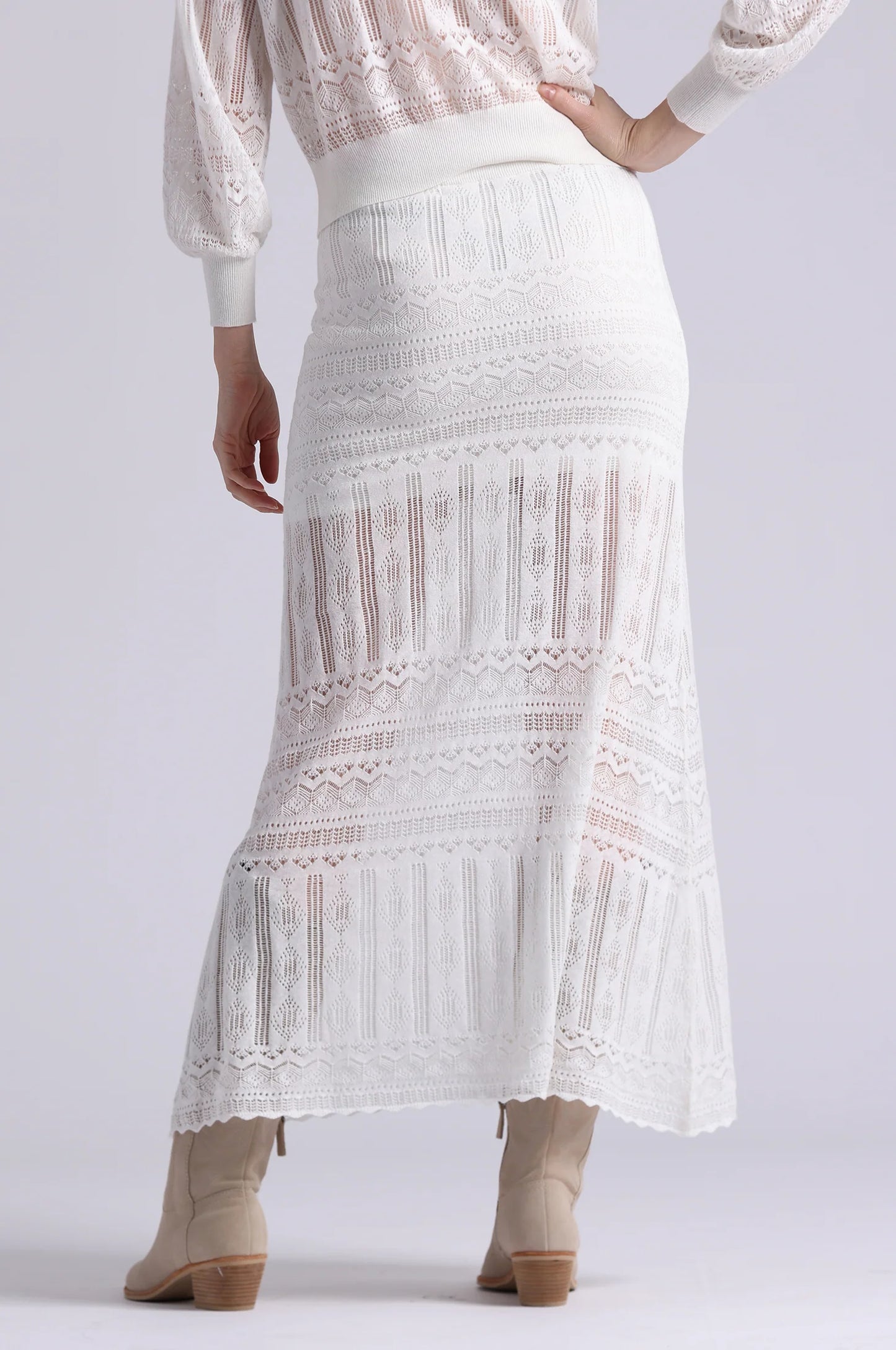 MAXI LACE SKIRT