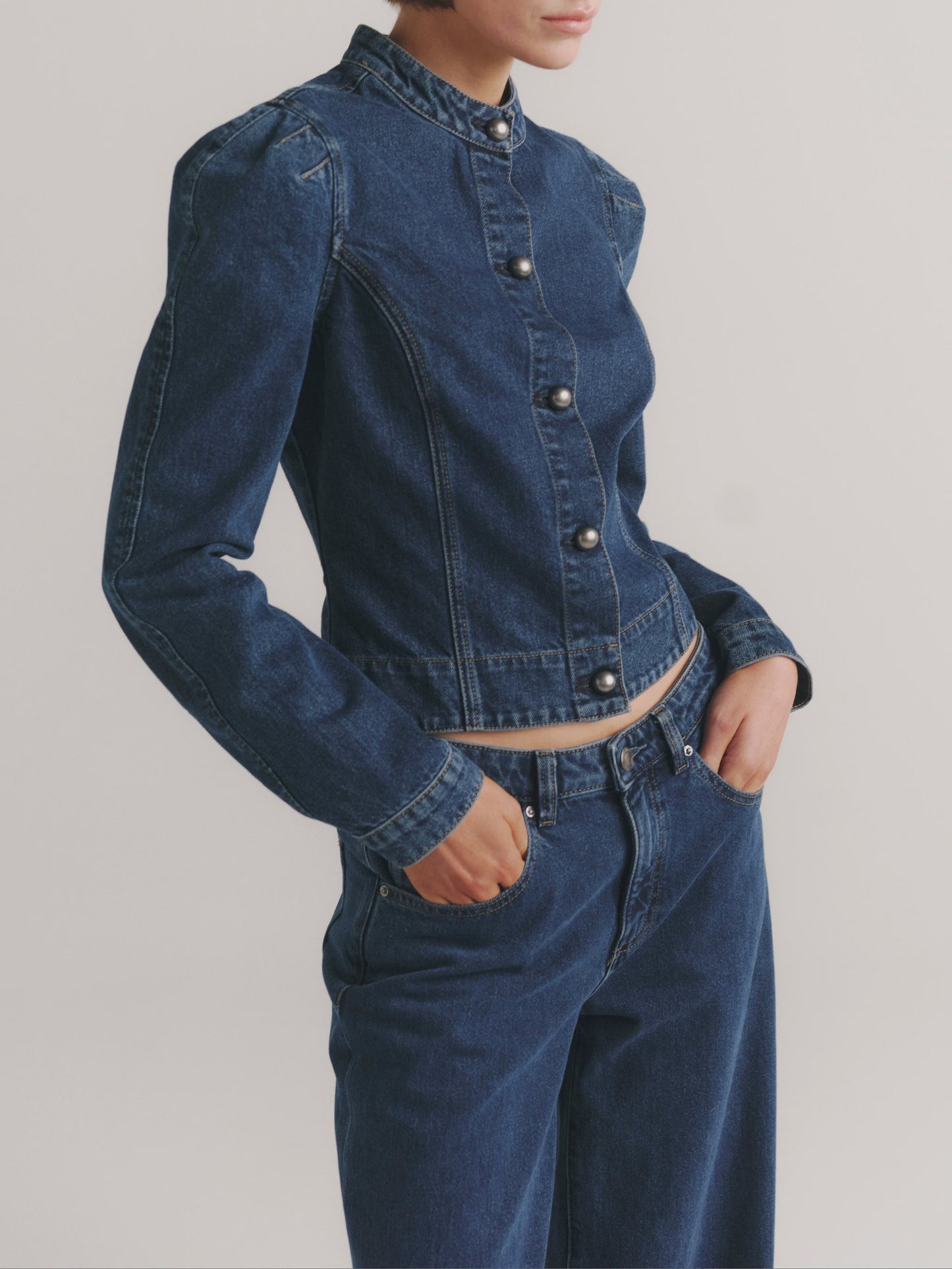 SCULPTED TOP