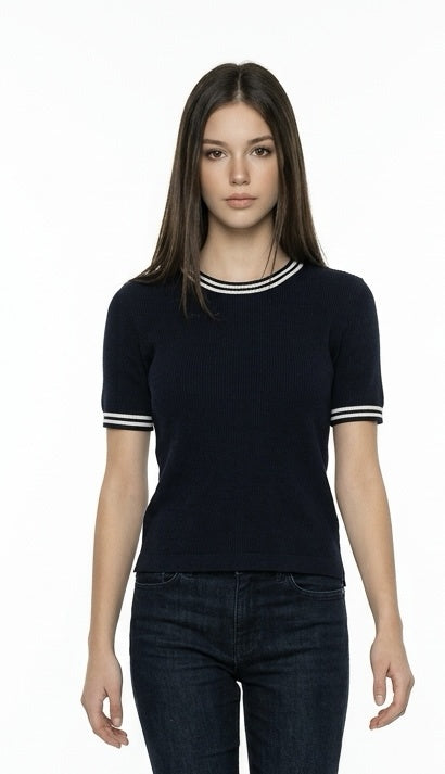 CONTRAST SLEEVE SWEATER