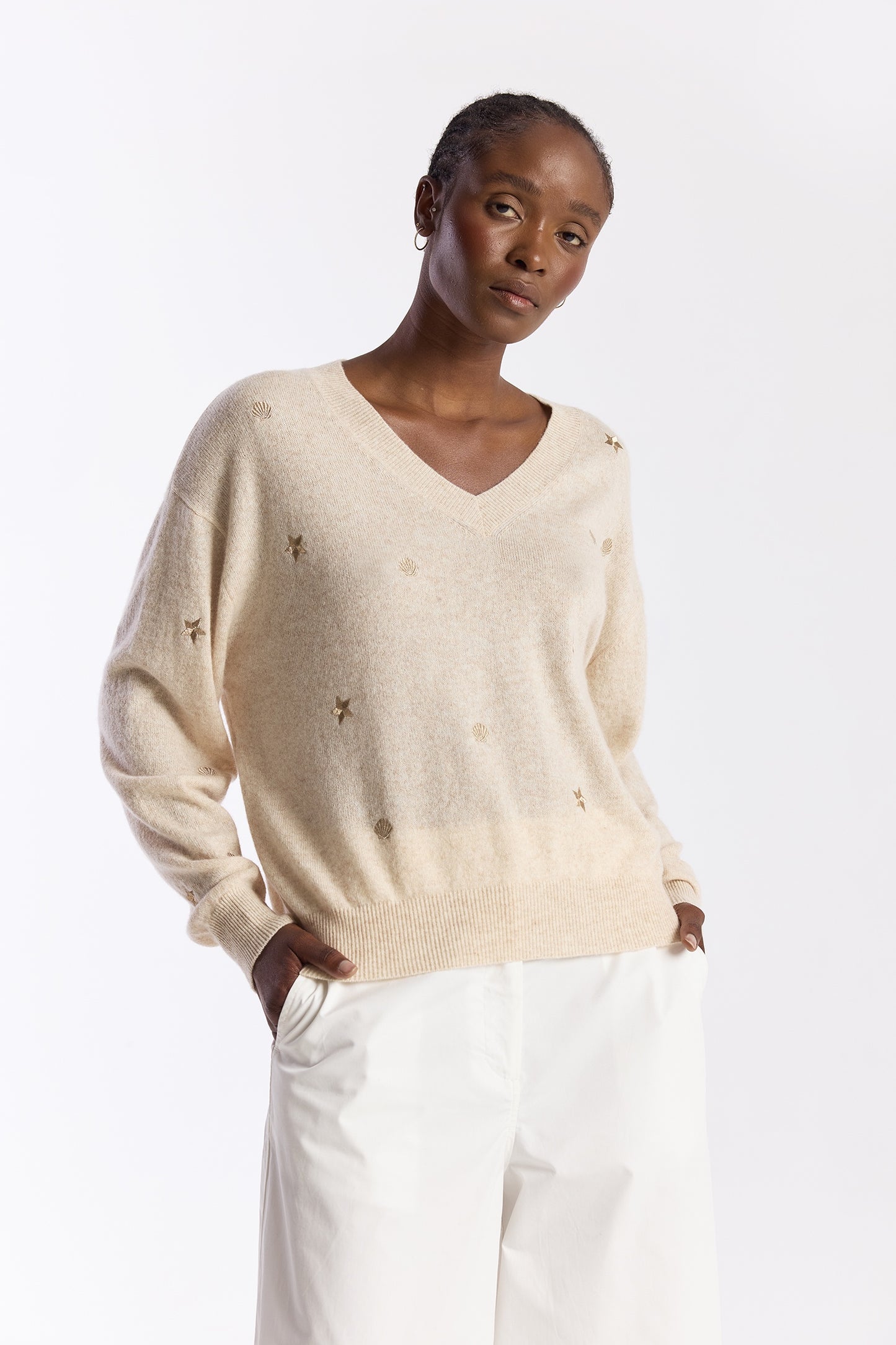 SEA EMBROIDERY V NECK
